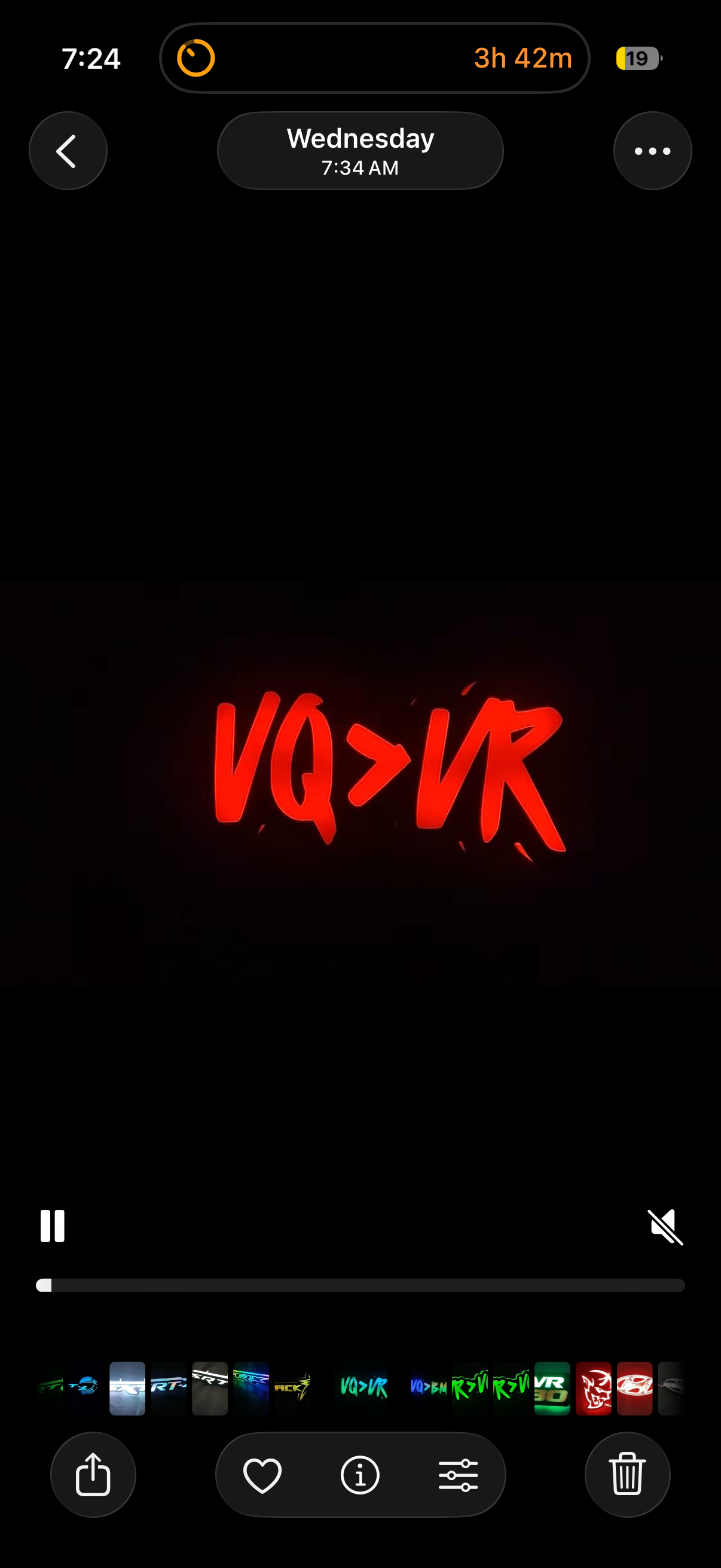 VQ > VR RGB Badge